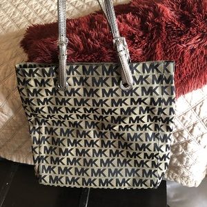 Michael Kors tote